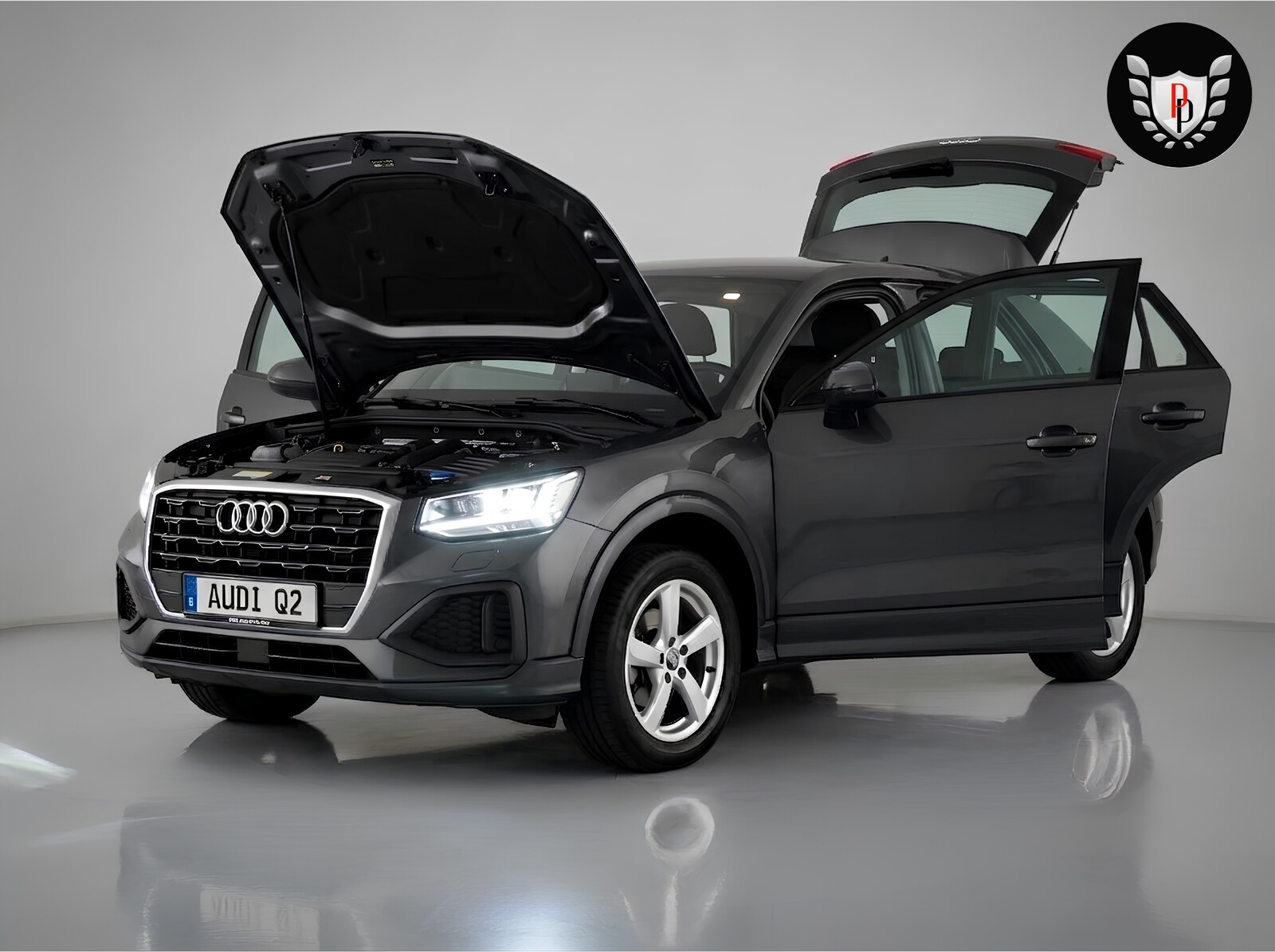 Audi Q2 con sportelli aperti